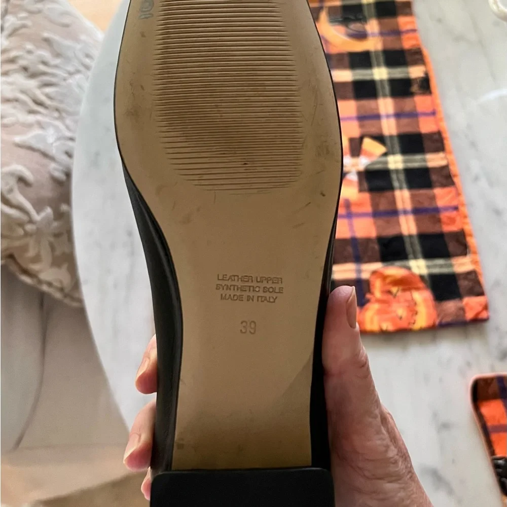 Absolutely Gorgeous Black Leather Napoleoni flats. NWOTs. Size 39 - Picture 3 of 8